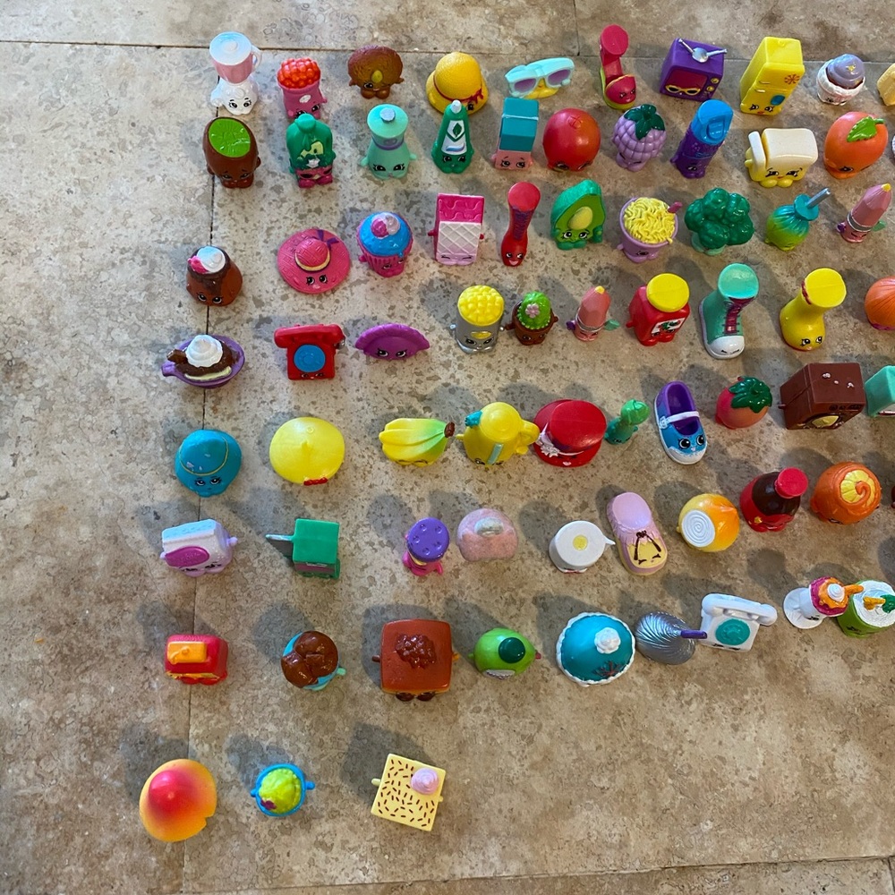 Lot Of 117 Shopkins